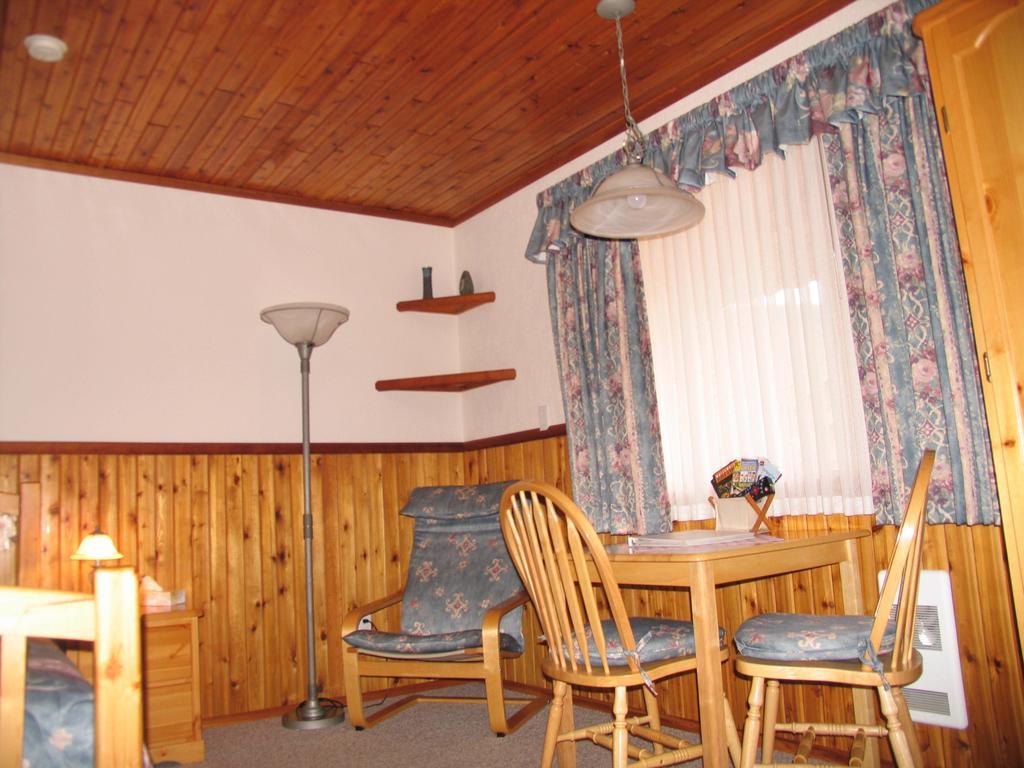 Blue Grouse Country Inn Clearwater Værelse billede